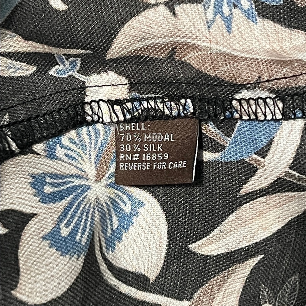 J. McLaughlin Floral Print Silk Blend Long Sleeve Blouse Buttons Down the Back - Picture 5 of 5